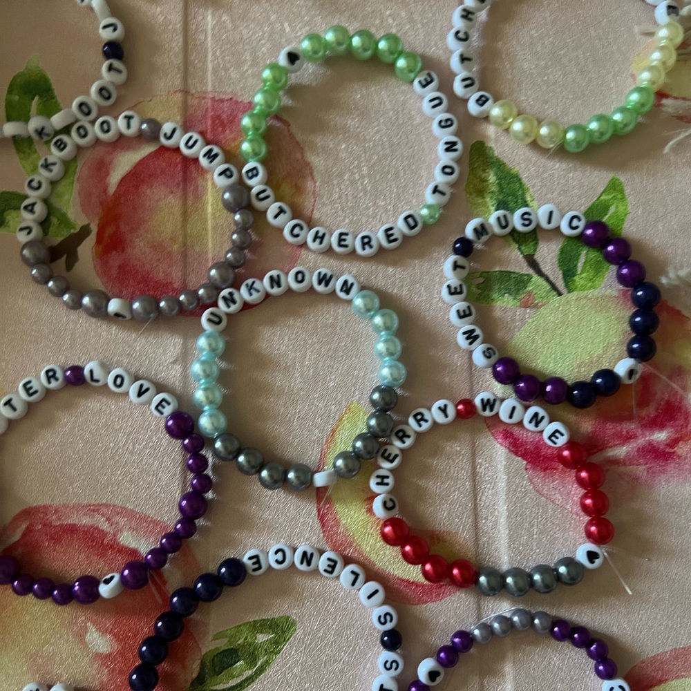 HOZIER FRIENDSHIP BRACELET SET OF 6